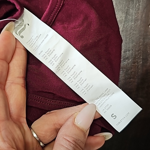 NWT Fabletics Red Wine Pucker Back detail Athletic Sleeveless Top sz S - Picture 7 of 7